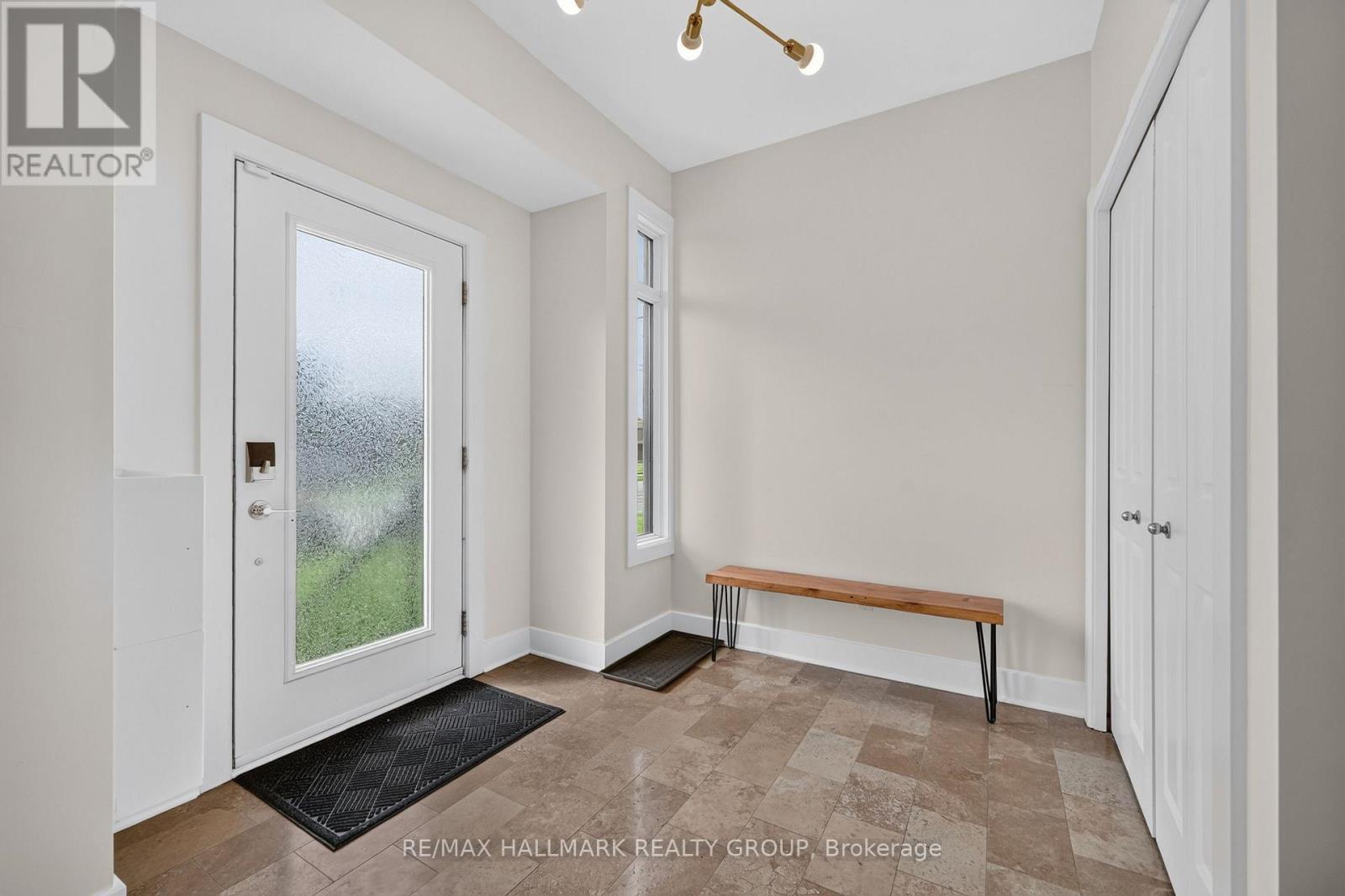 1559 Queensdale Avenue Property Photo 7