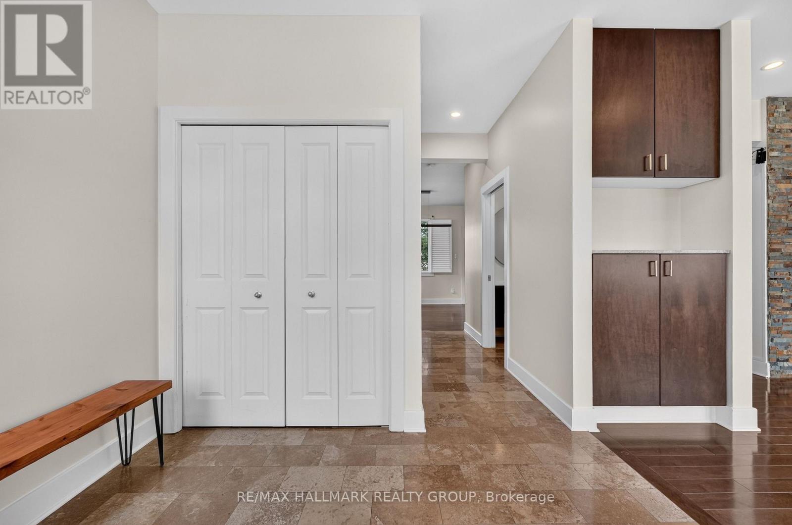 1559 Queensdale Avenue Property Photo 8