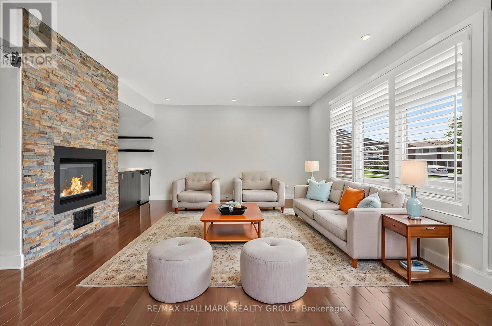 1559 Queensdale Avenue Property Photo 10