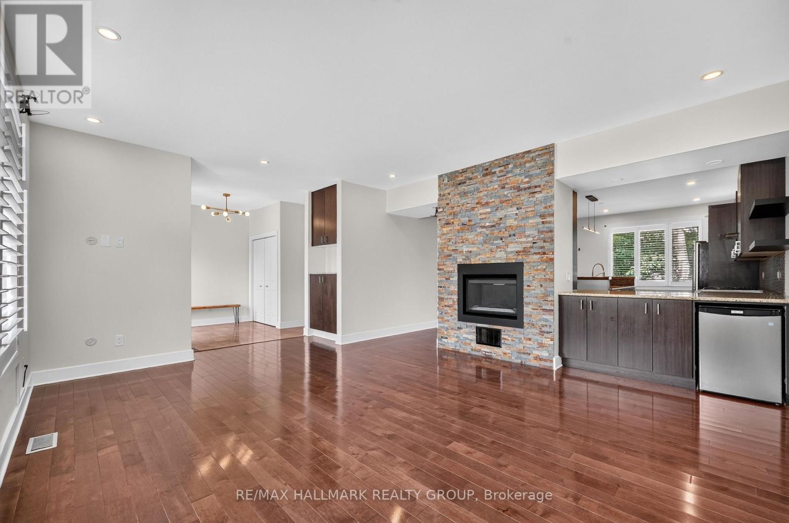 1559 Queensdale Avenue Property Photo 12