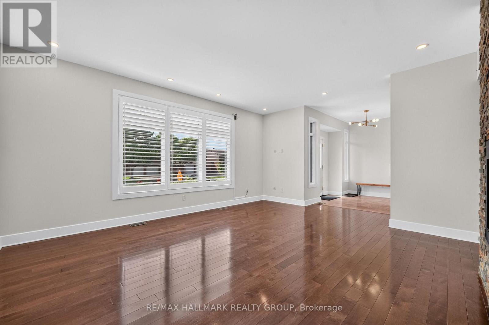 1559 Queensdale Avenue Property Photo 13