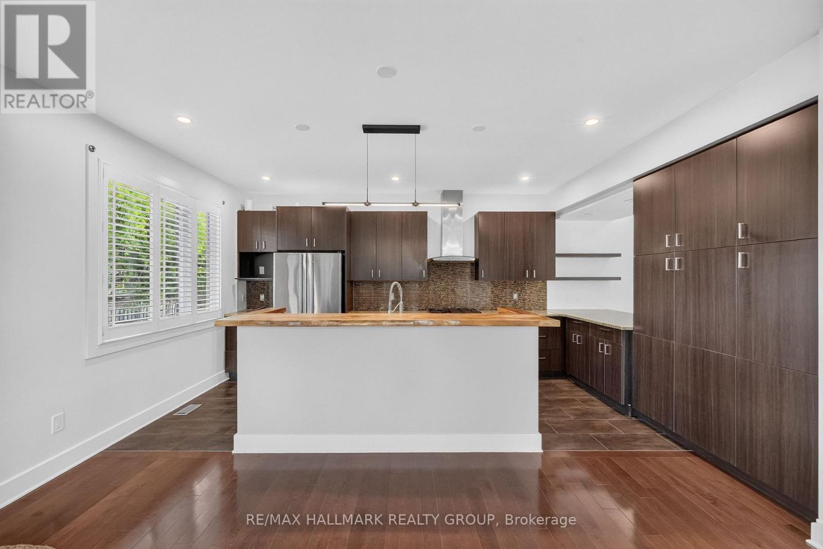 1559 Queensdale Avenue Property Photo 15