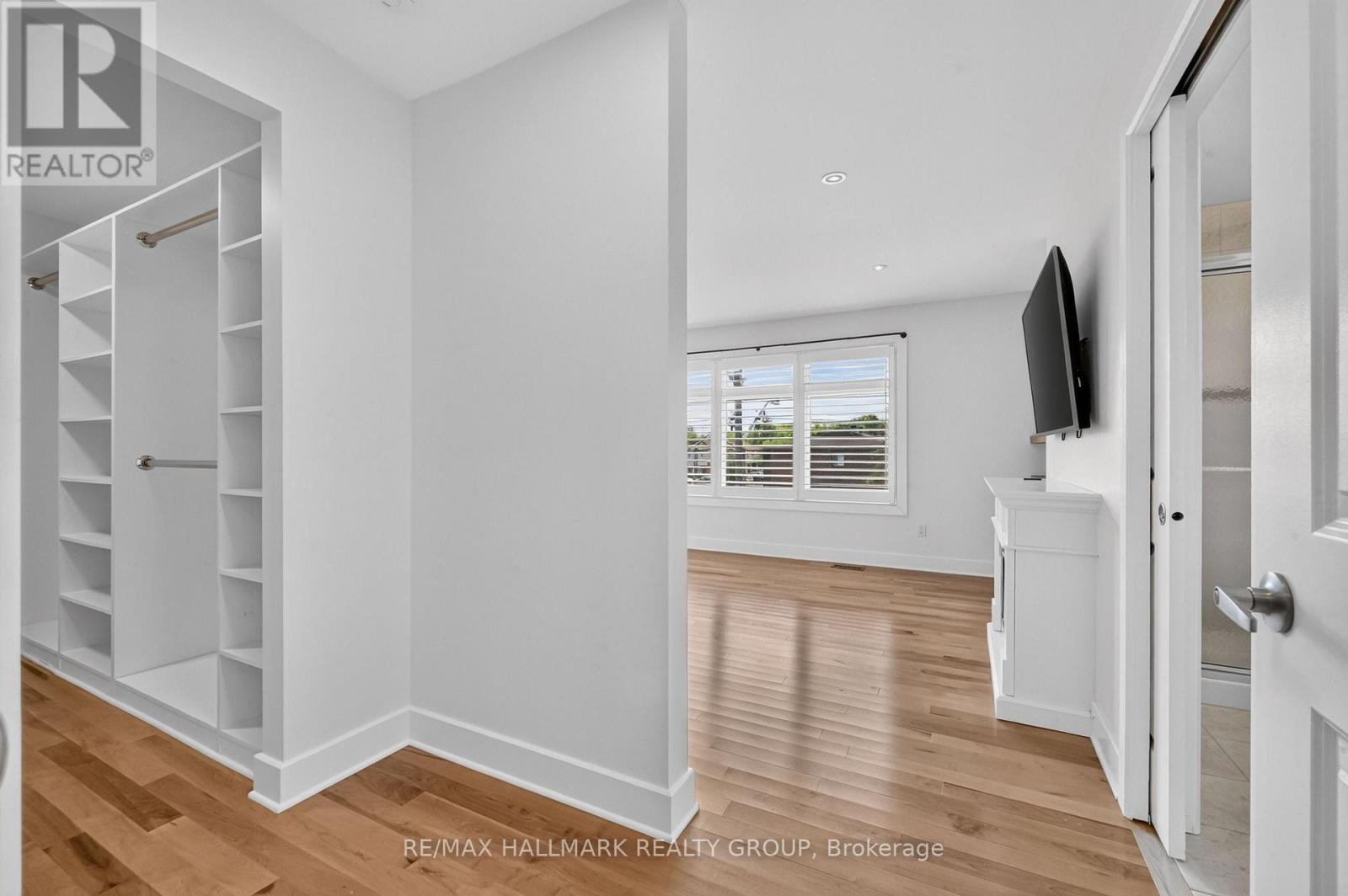 1559 Queensdale Avenue Property Photo 25