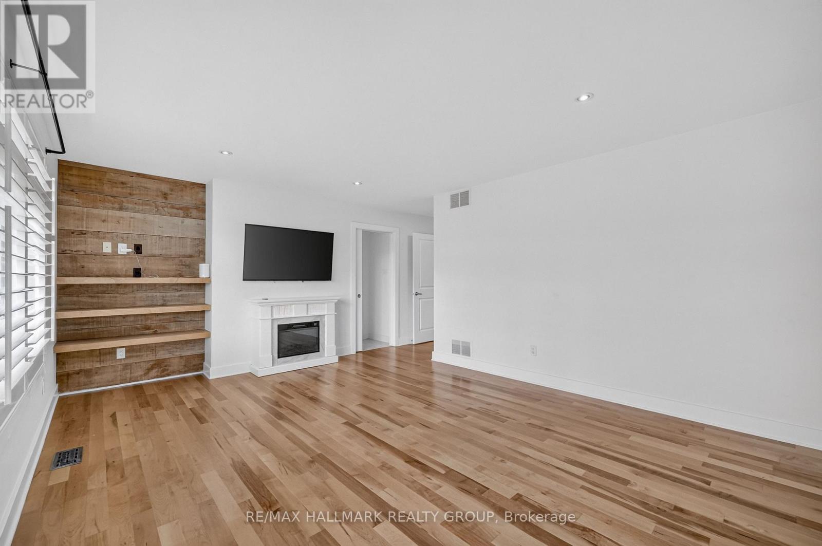 1559 Queensdale Avenue Property Photo 27