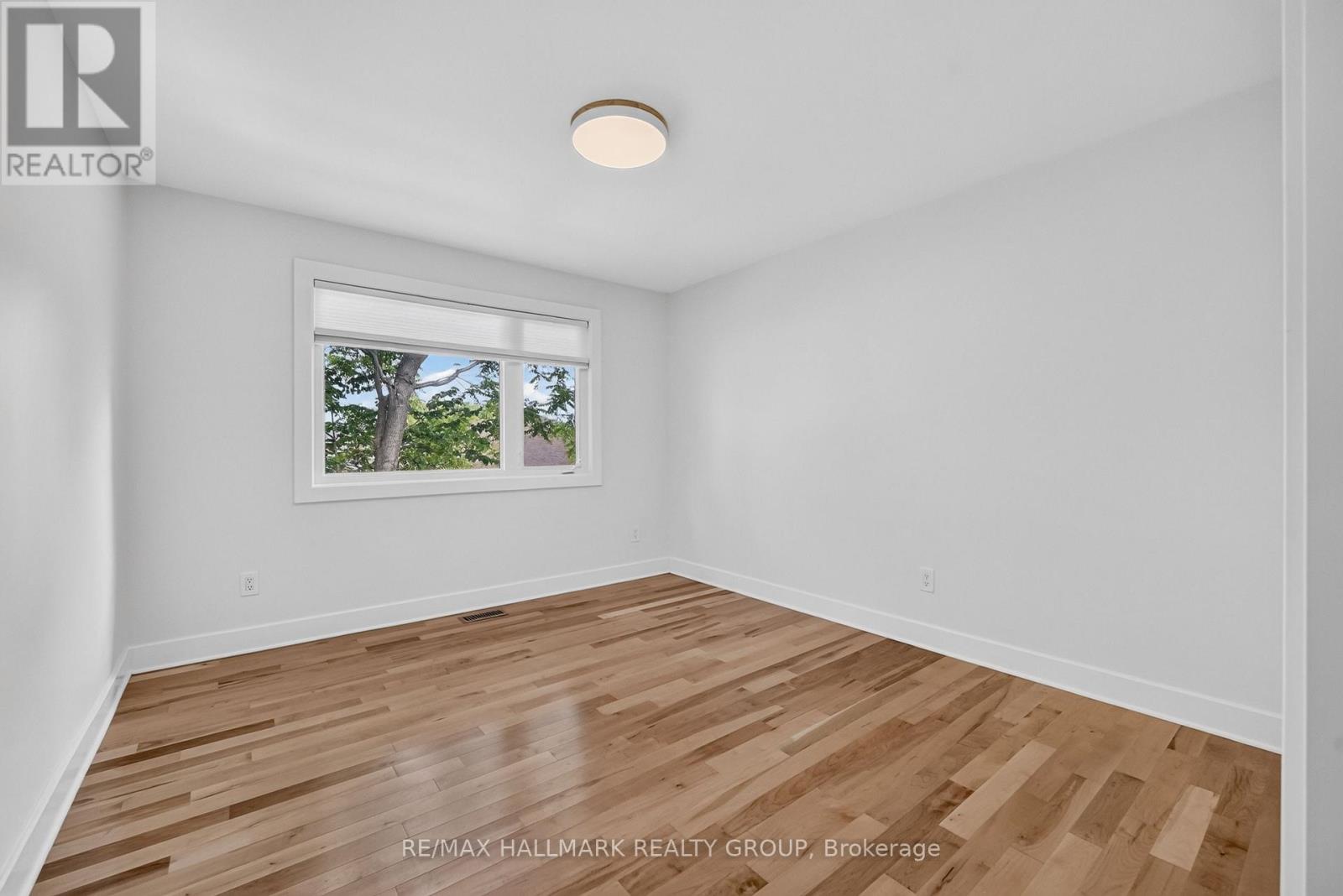 1559 Queensdale Avenue Property Photo 34
