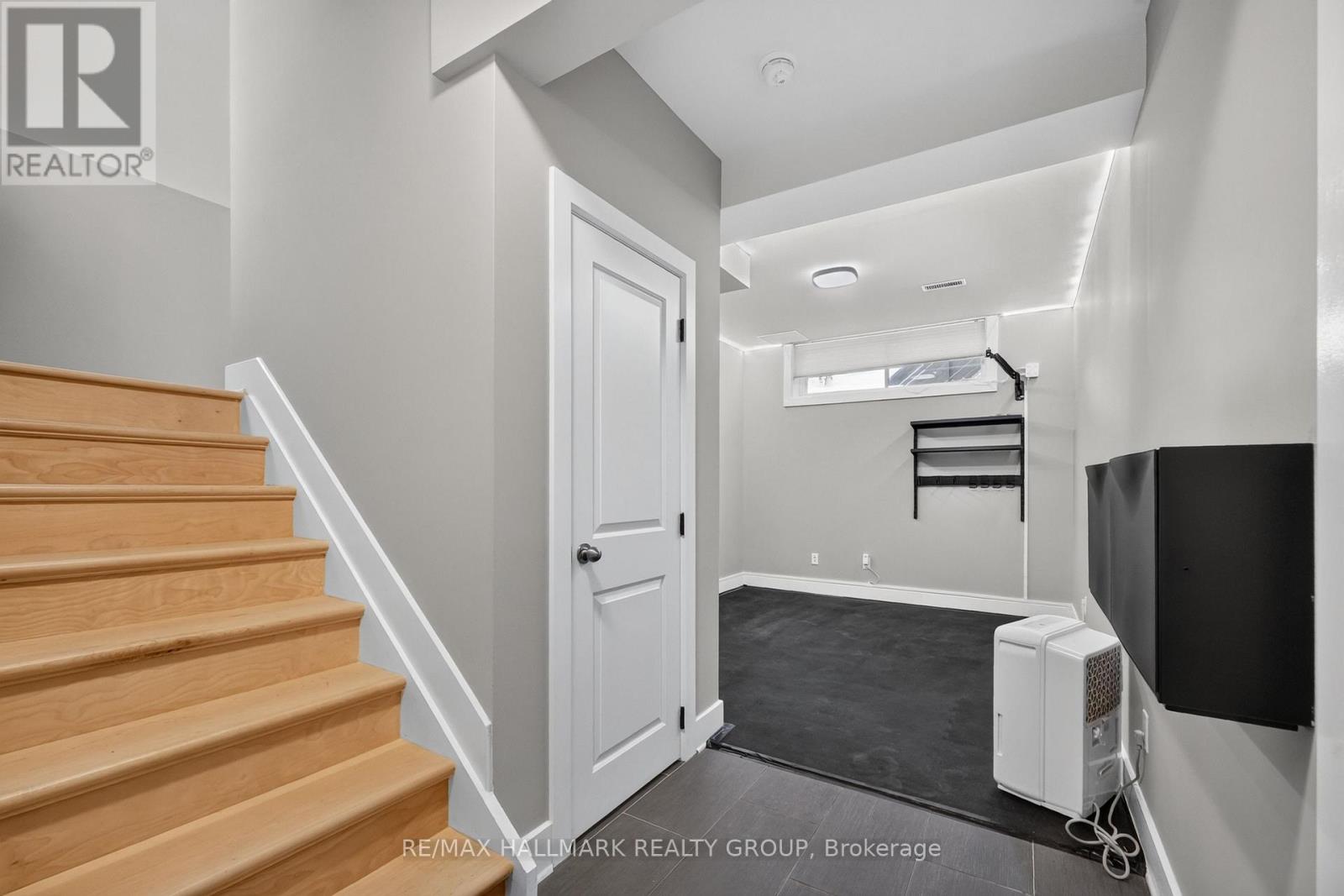 1559 Queensdale Avenue Property Photo 38