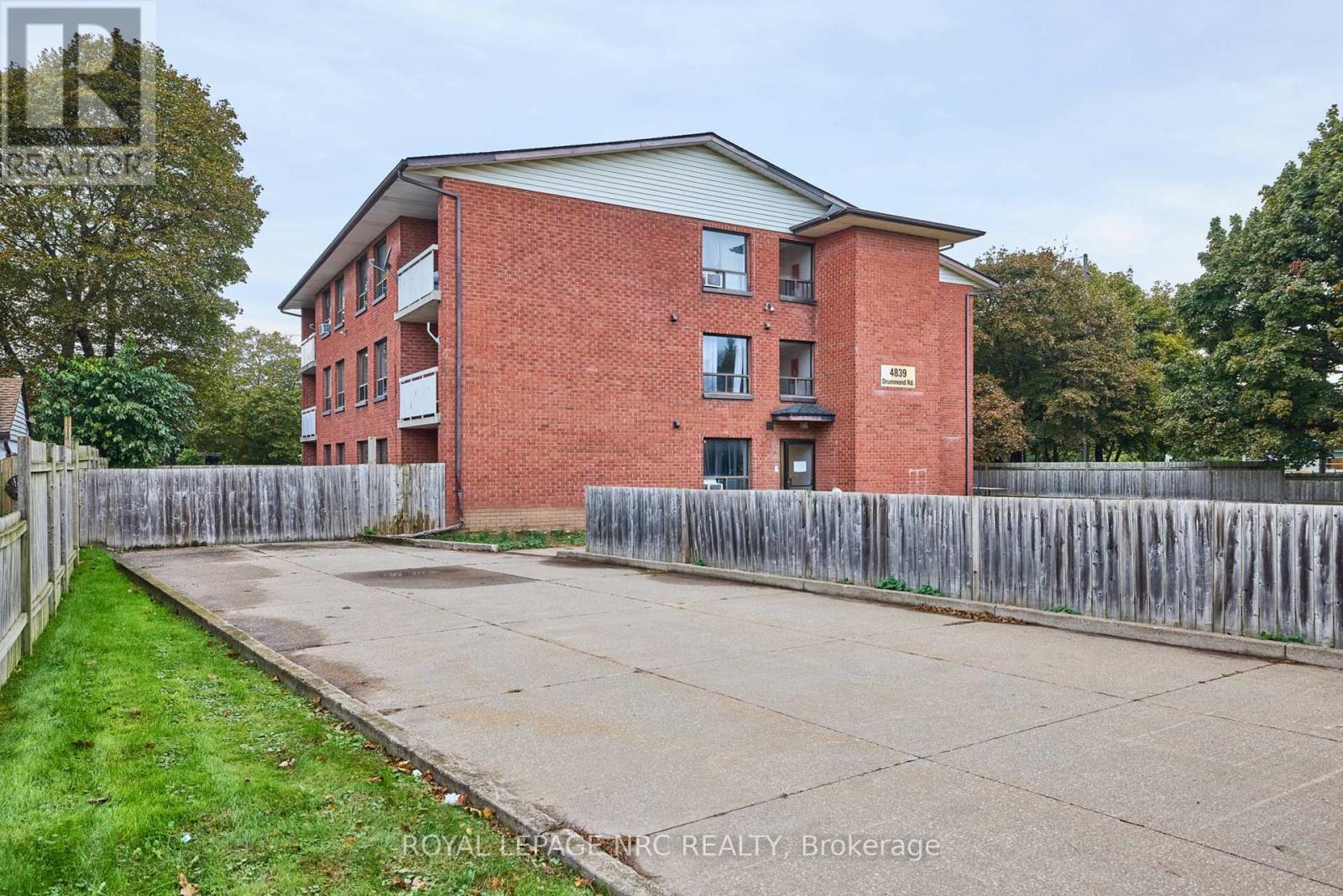 11 - 4839 DRUMMOND ROAD