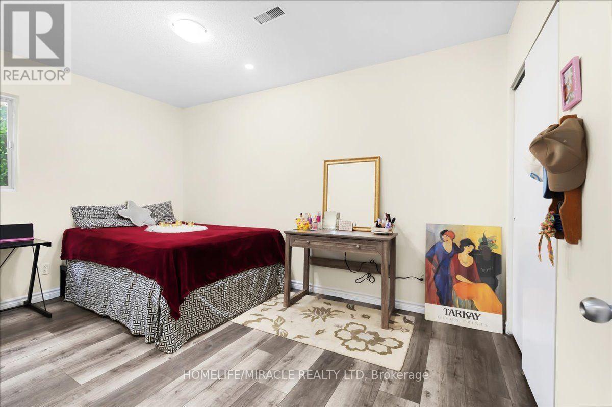 150 Bankside Drive Property Photo 24