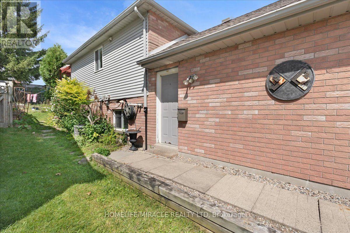 150 Bankside Drive Property Photo 34