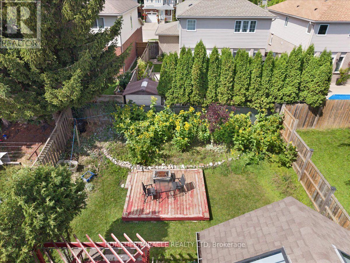 150 Bankside Drive Property Photo 37
