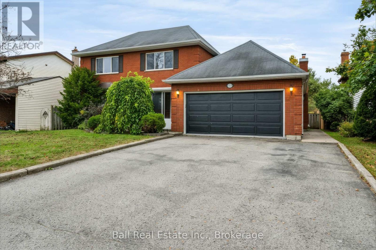 793 Hewitt Drive Property Photo 2