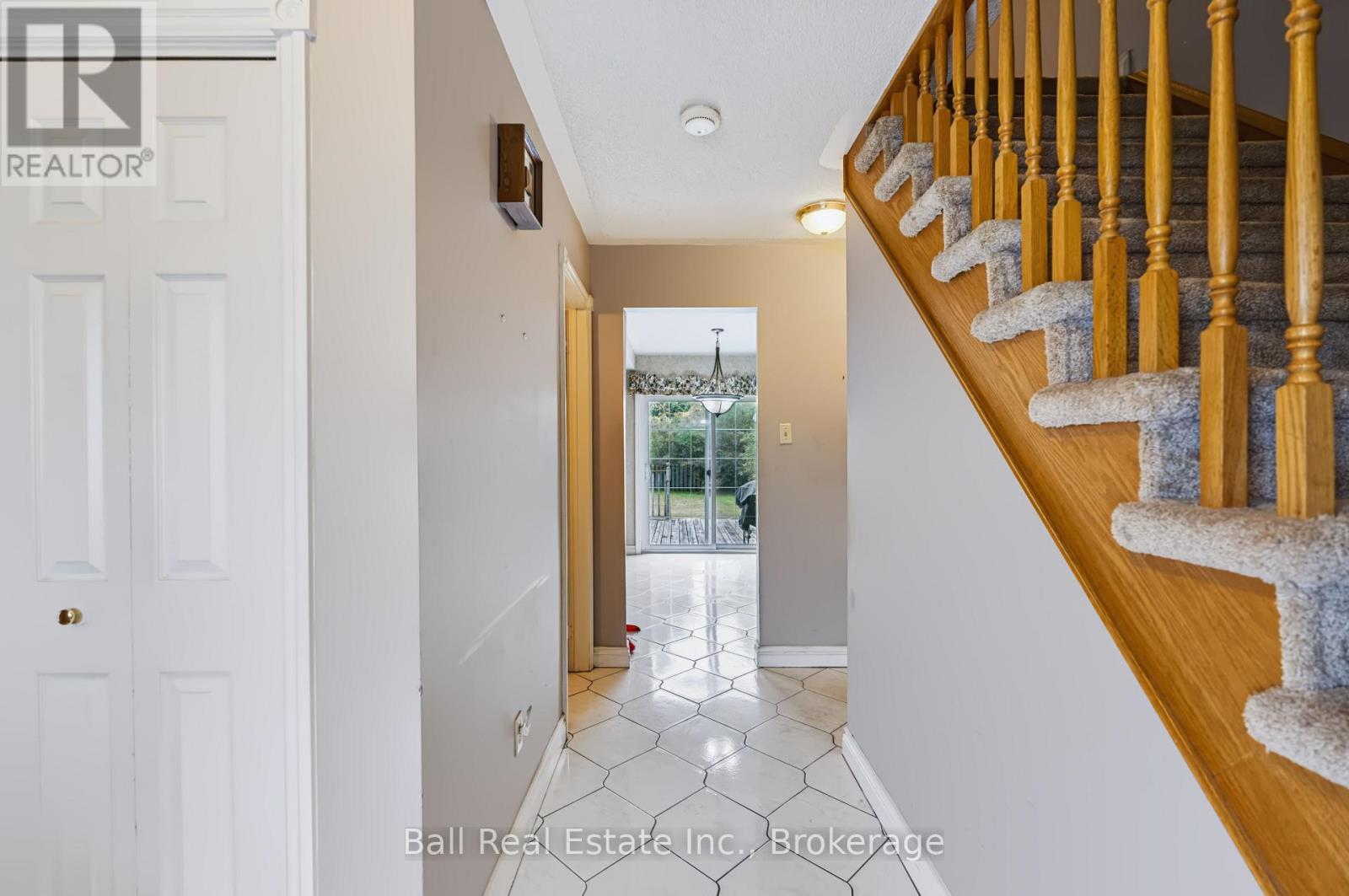 793 Hewitt Drive Property Photo 5