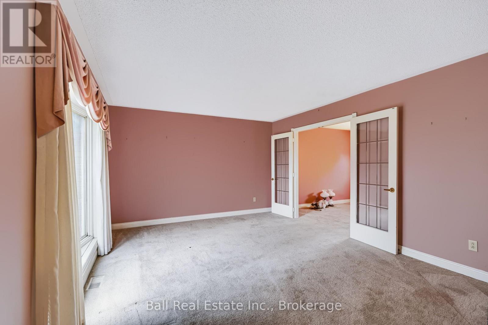 793 Hewitt Drive Property Photo 6