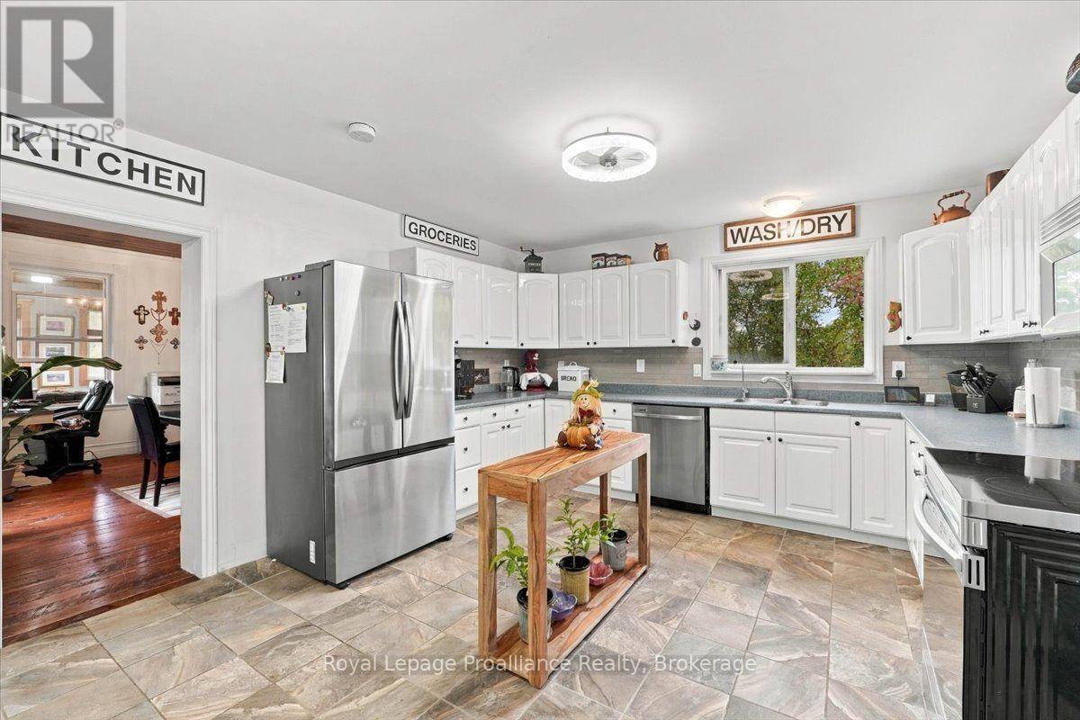 1330 Rapids Road Property Photo 6