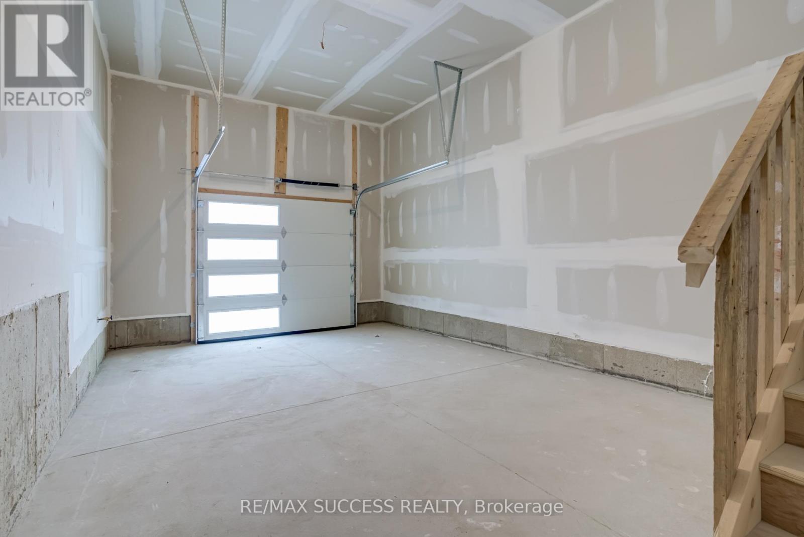 147 Siebert Avenue Property Photo 22