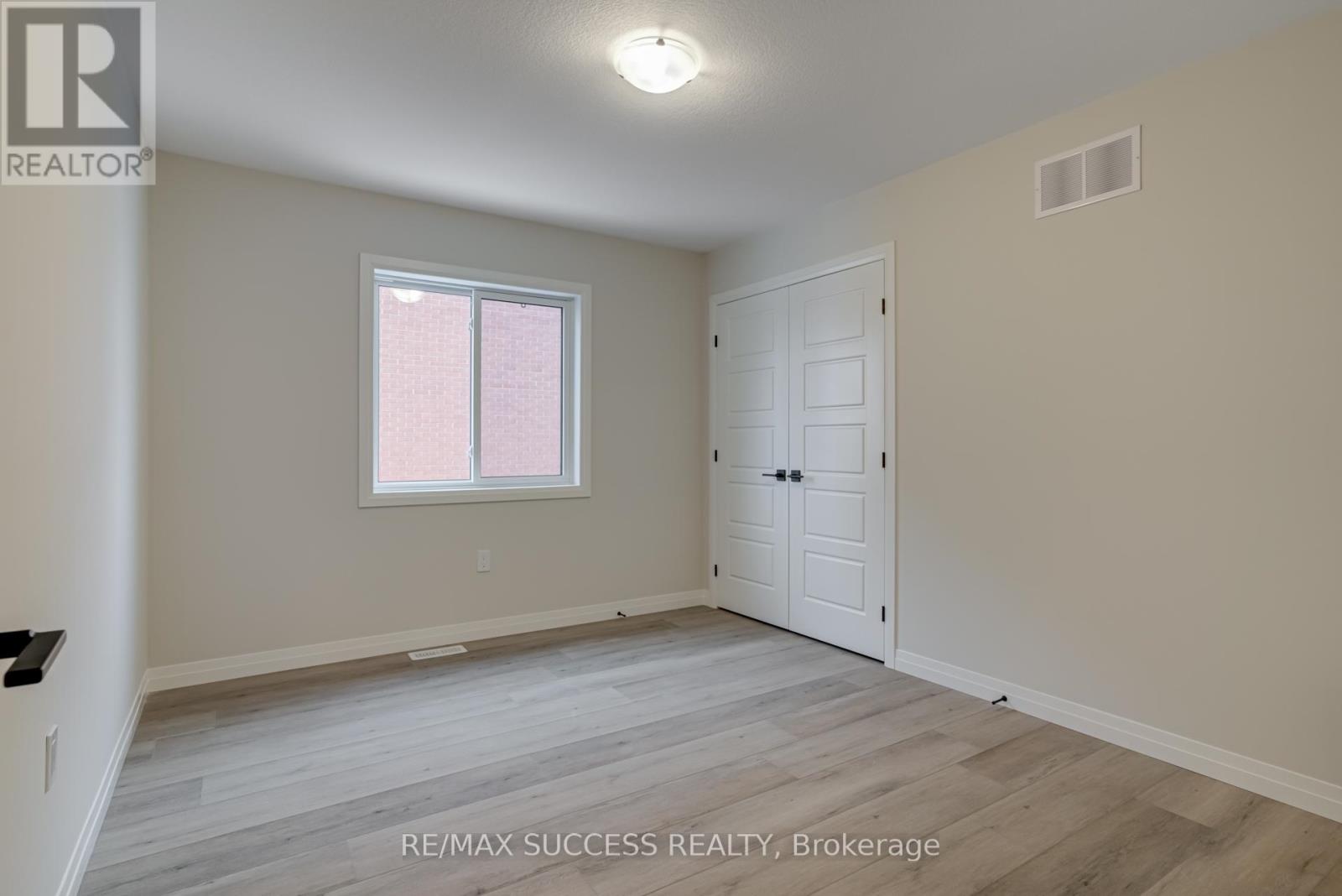 147 Siebert Avenue Property Photo 32