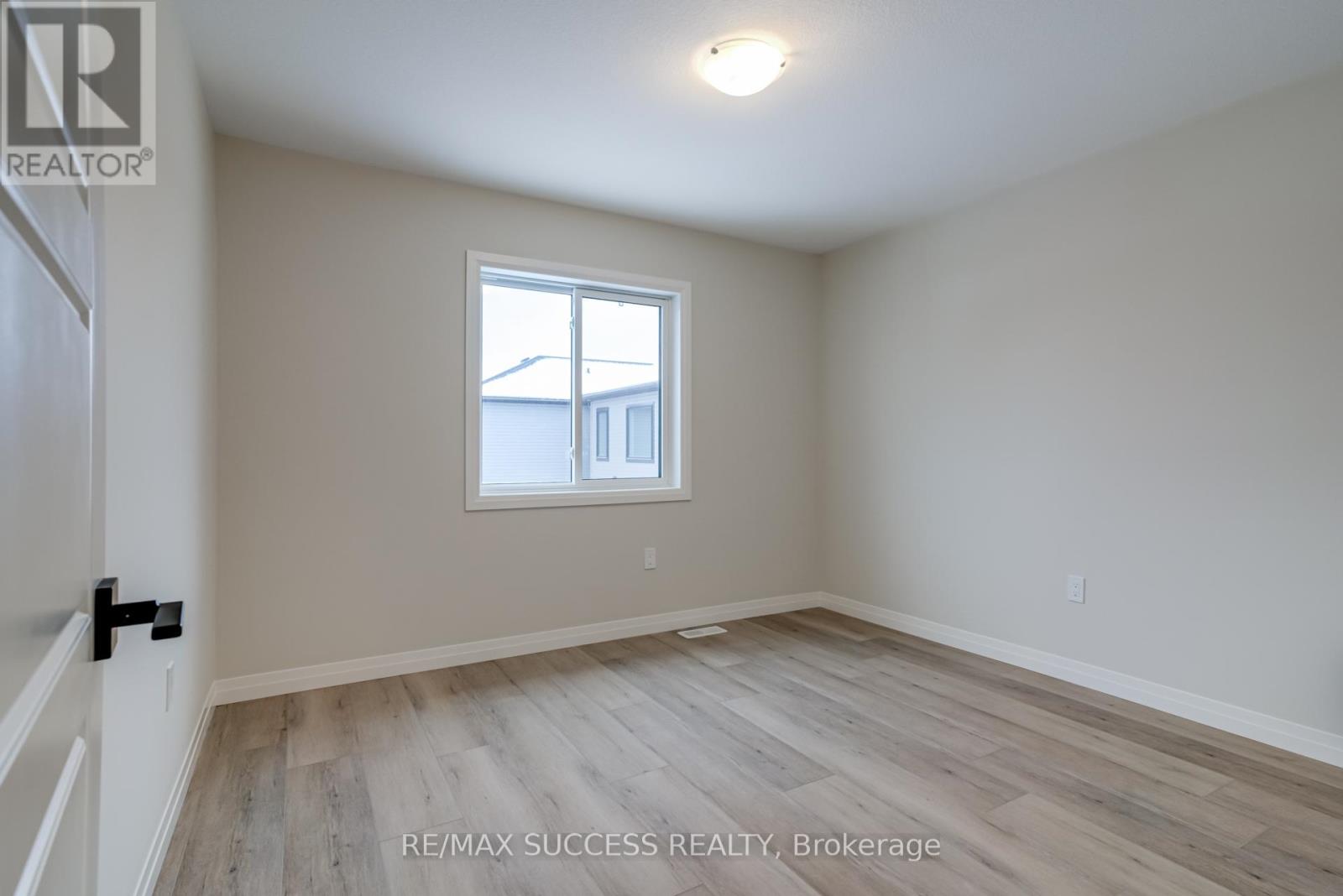 147 Siebert Avenue Property Photo 33