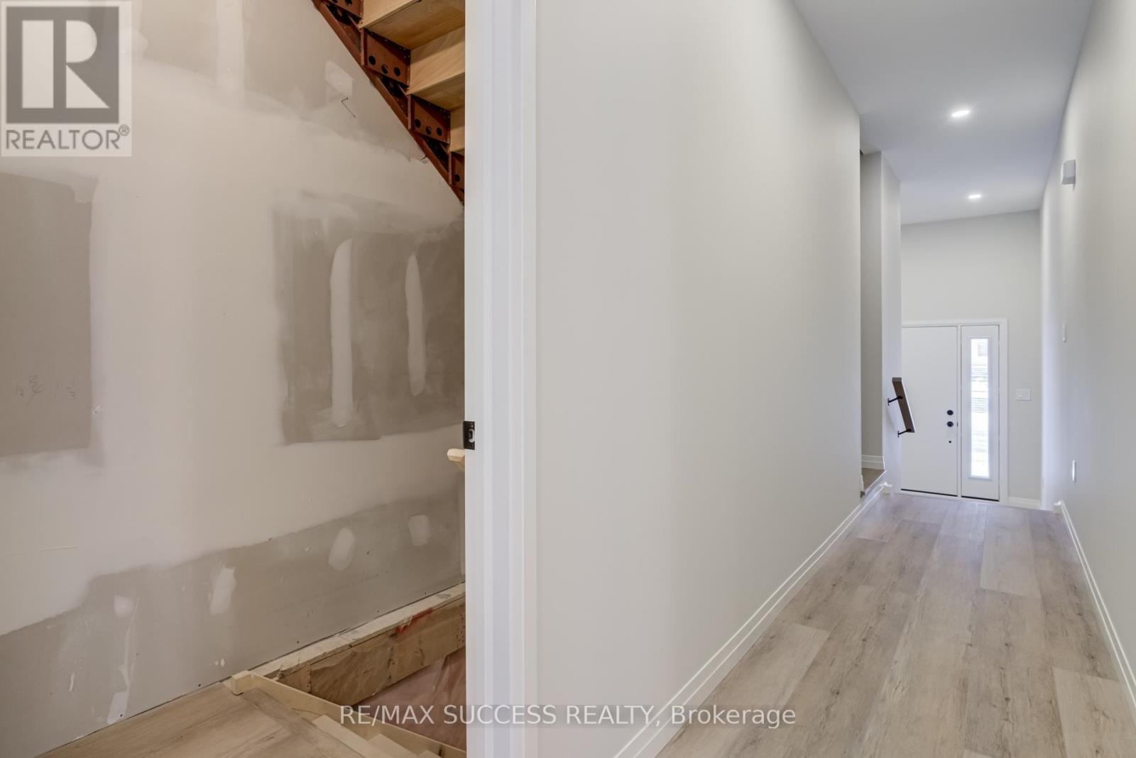 147 Siebert Avenue Property Photo 39