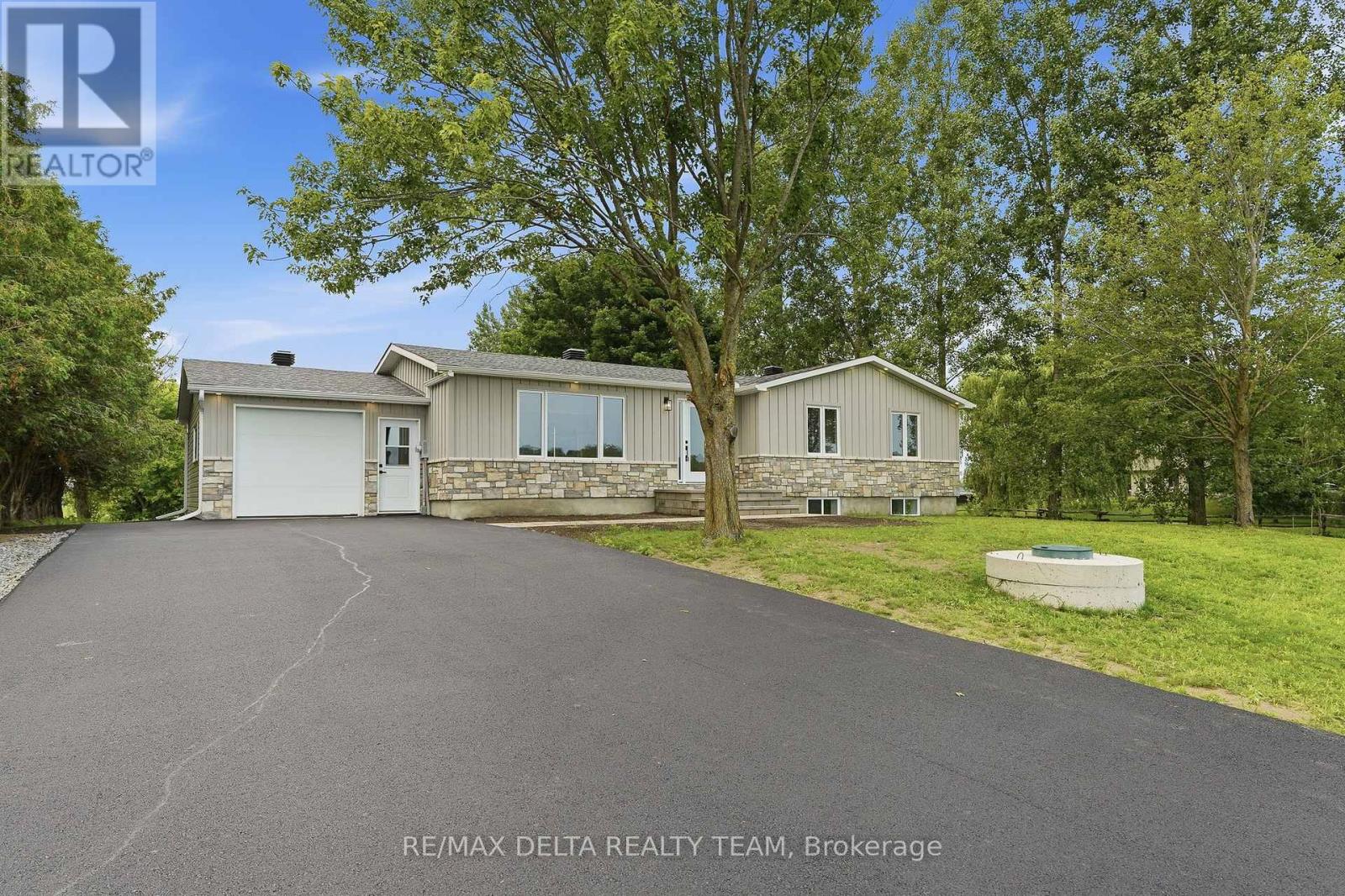 1568 Pilon Road Property Photo 2