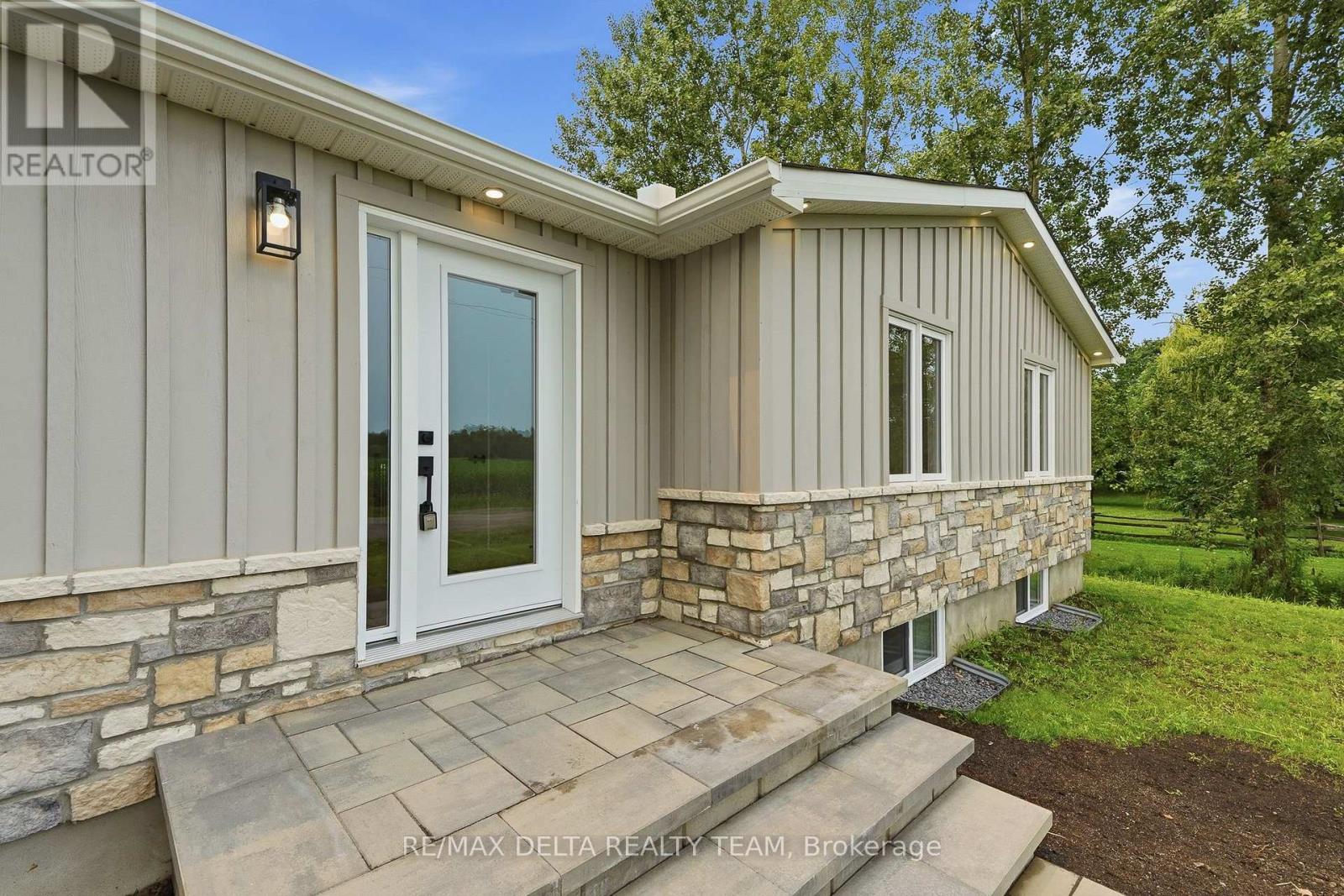 1568 Pilon Road Property Photo 3