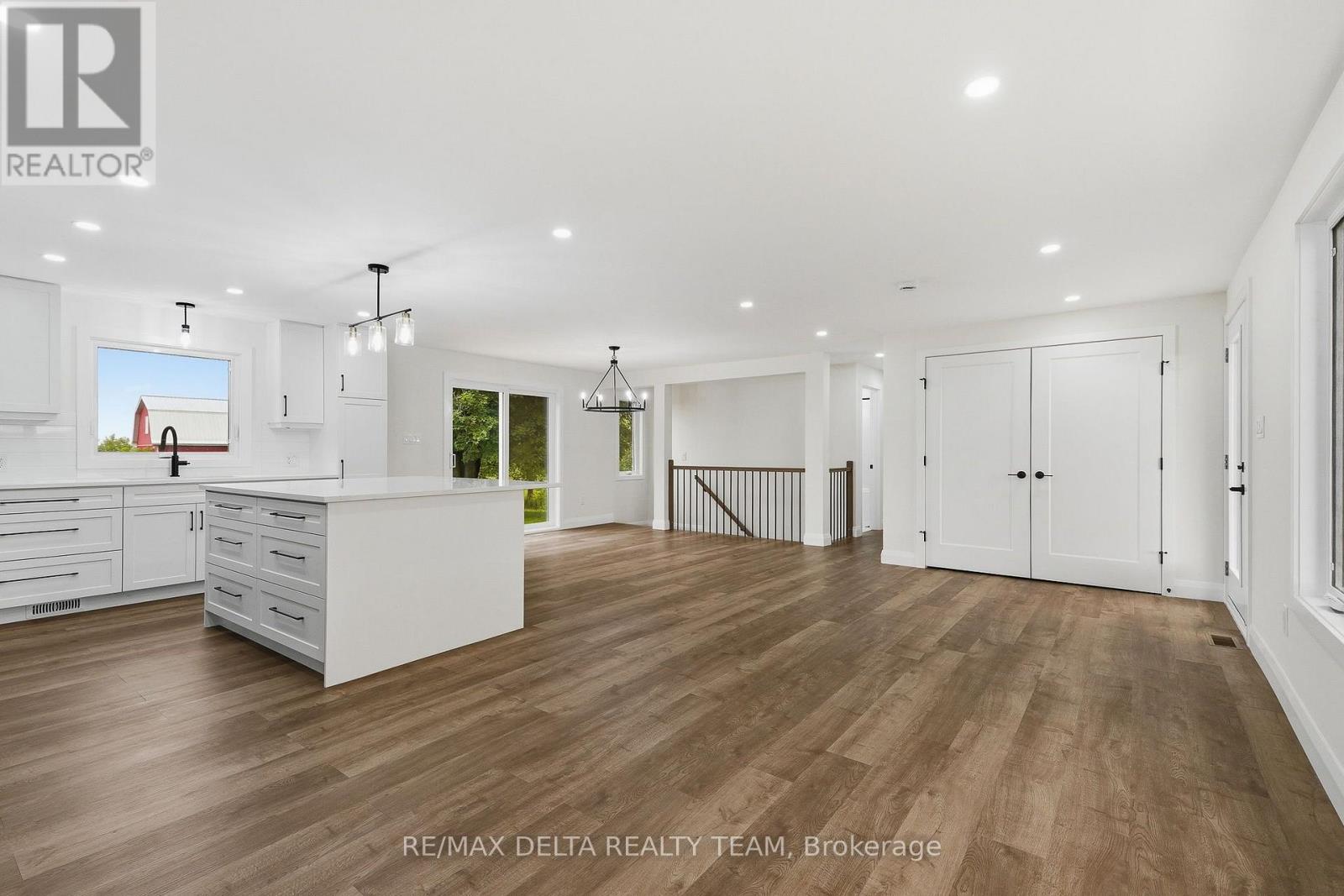 1568 Pilon Road Property Photo 8
