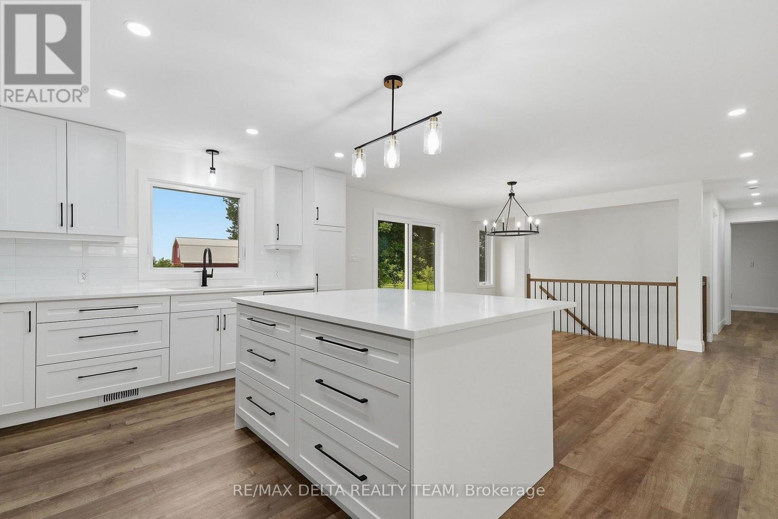 1568 Pilon Road Property Photo 10