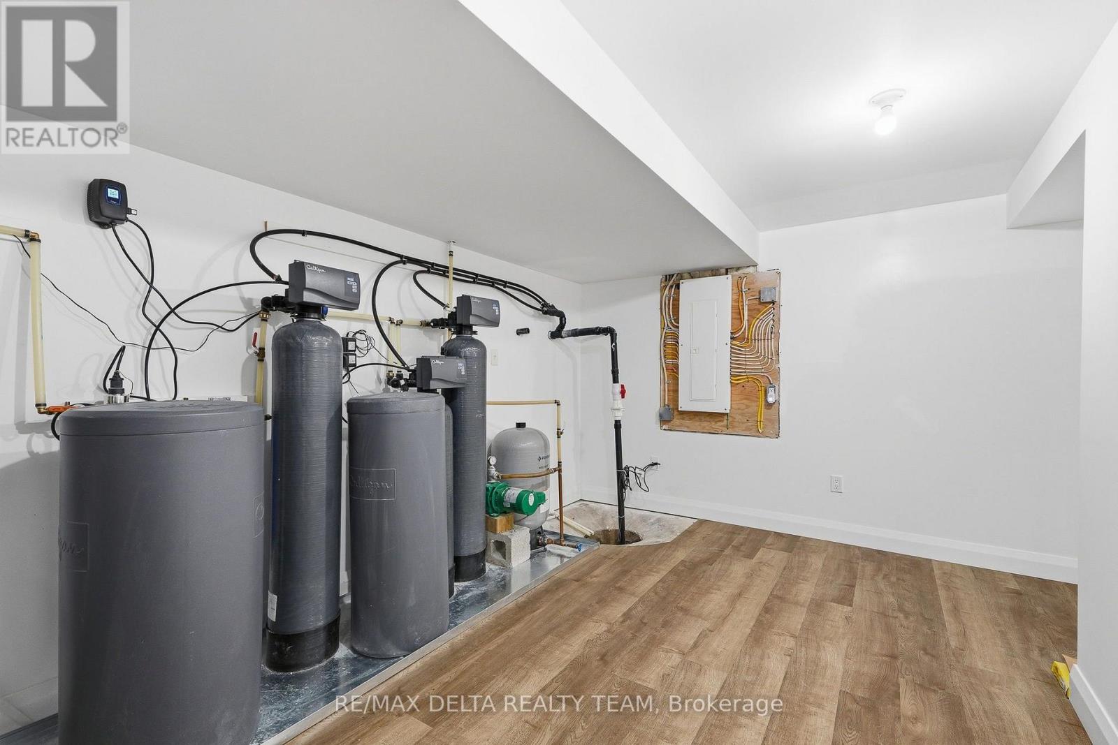 1568 Pilon Road Property Photo 33
