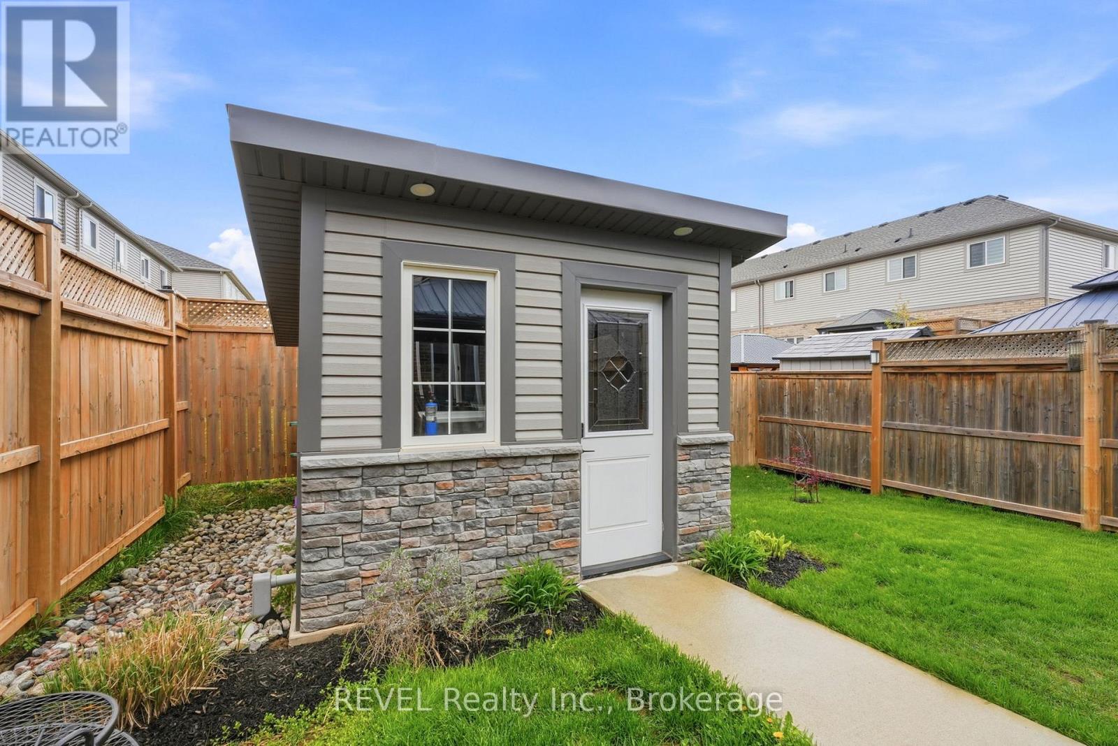 11 Lymburner Street Property Photo 37