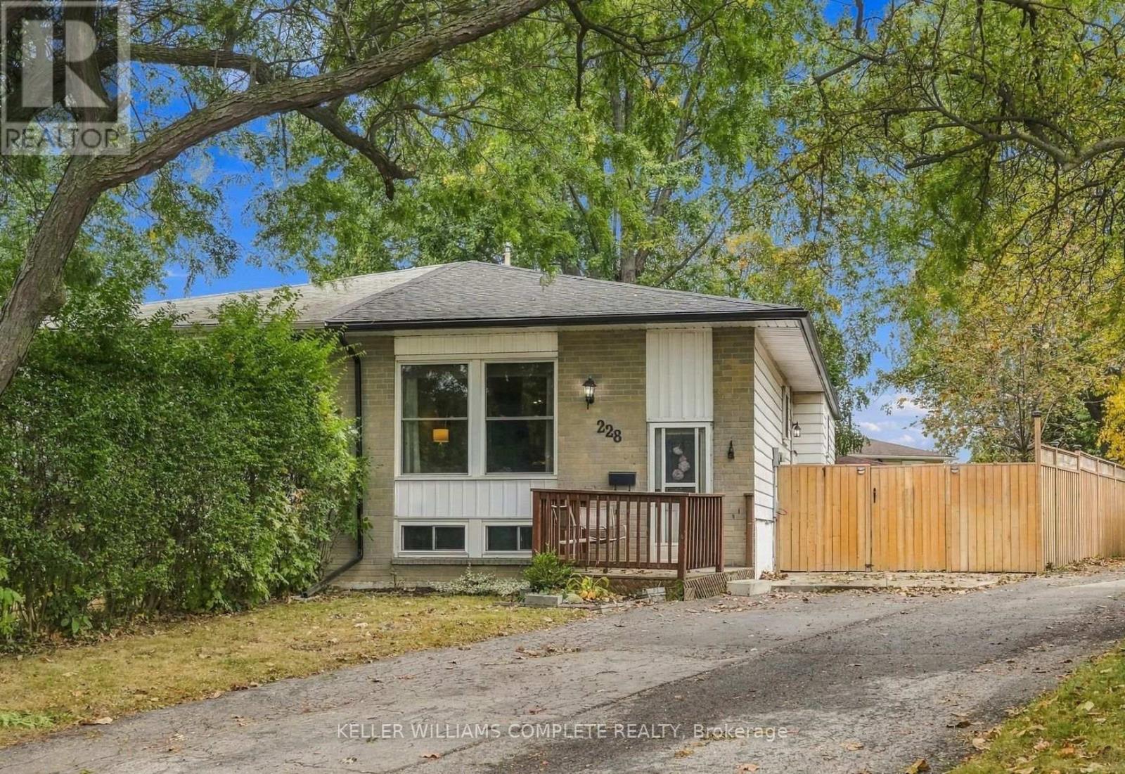 228 GOLDEN ORCHARD DRIVE Property Photo 1