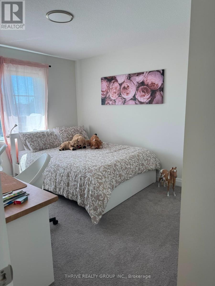 2305 Callingham Drive N Property Photo 21