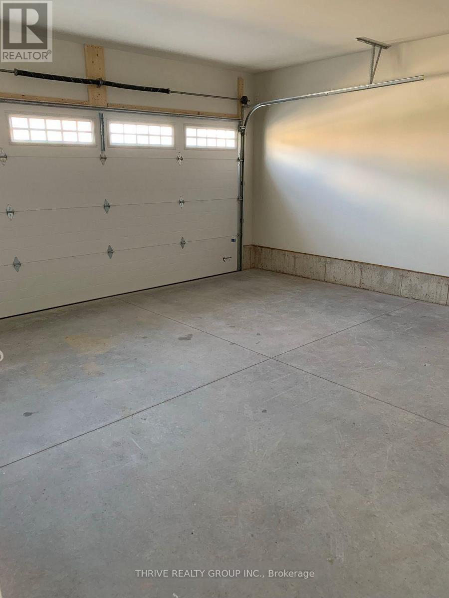 2305 Callingham Drive N Property Photo 29