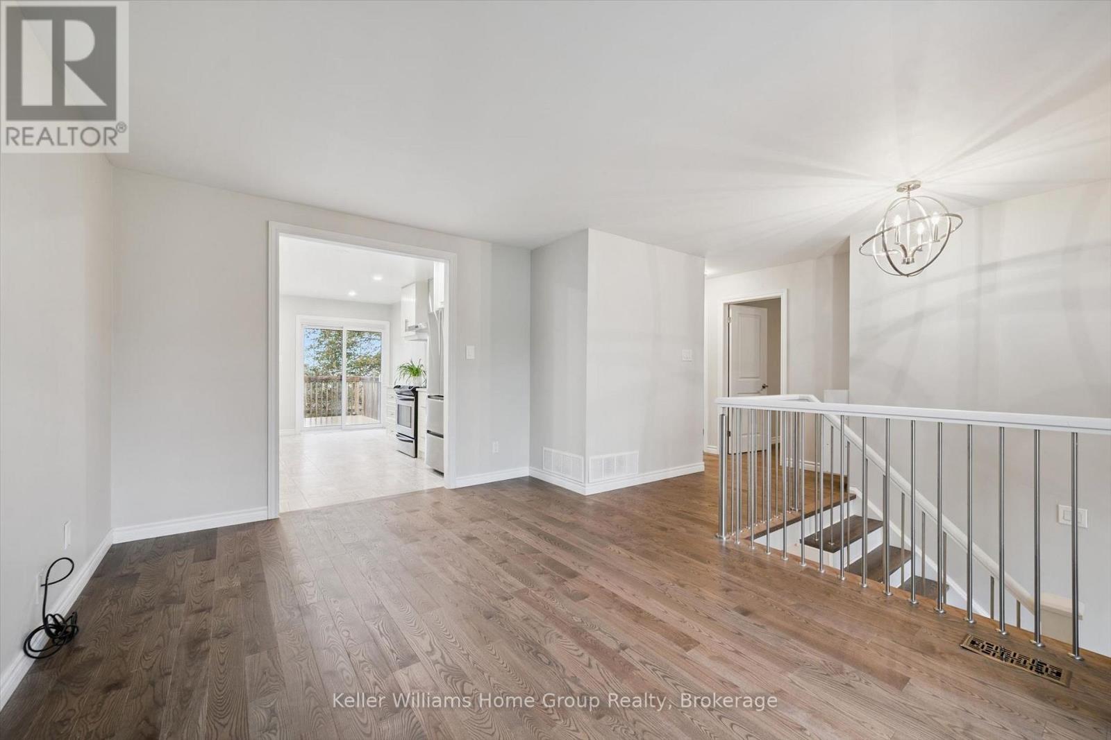497 Forfar Street E Property Photo 8