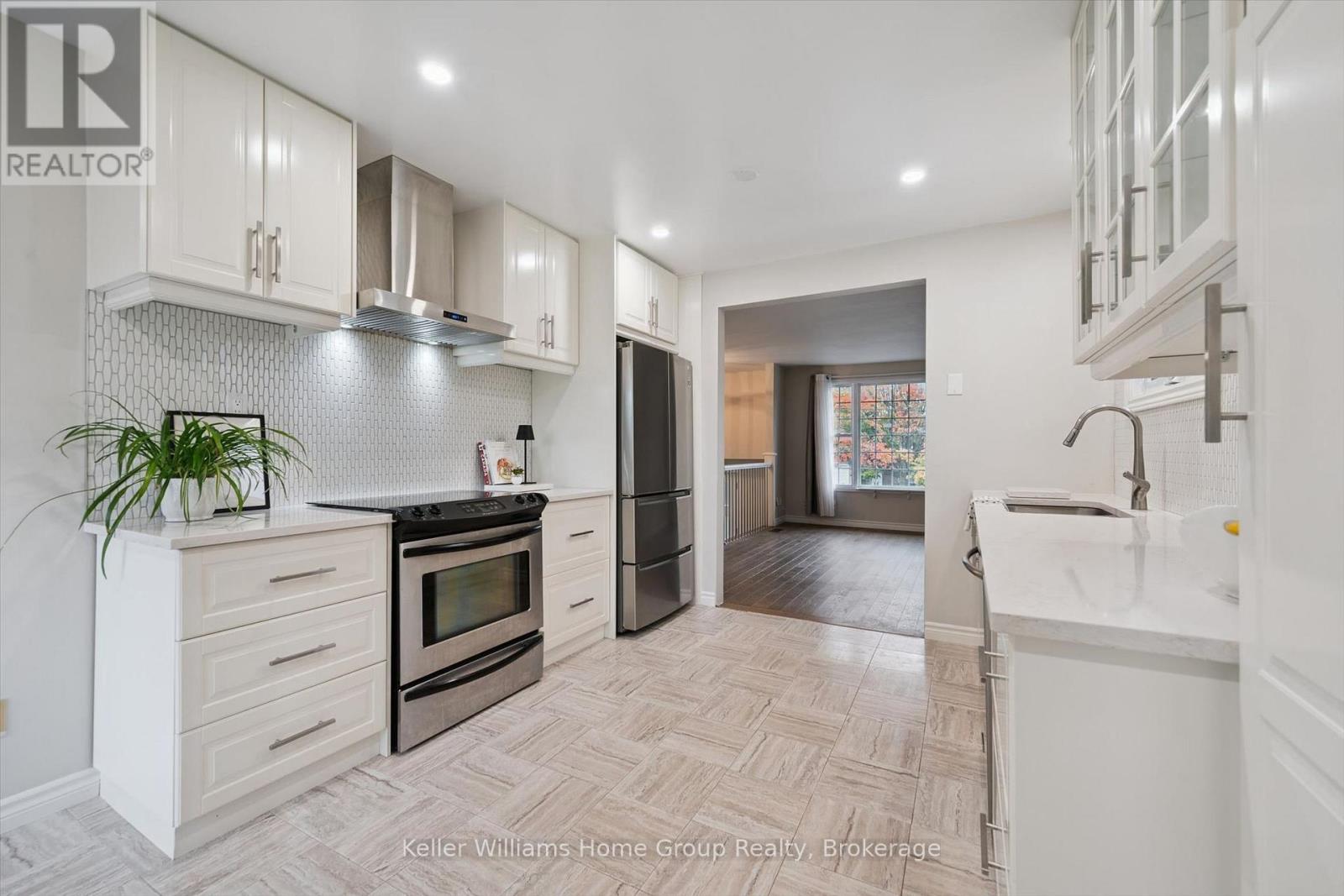 497 Forfar Street E Property Photo 10