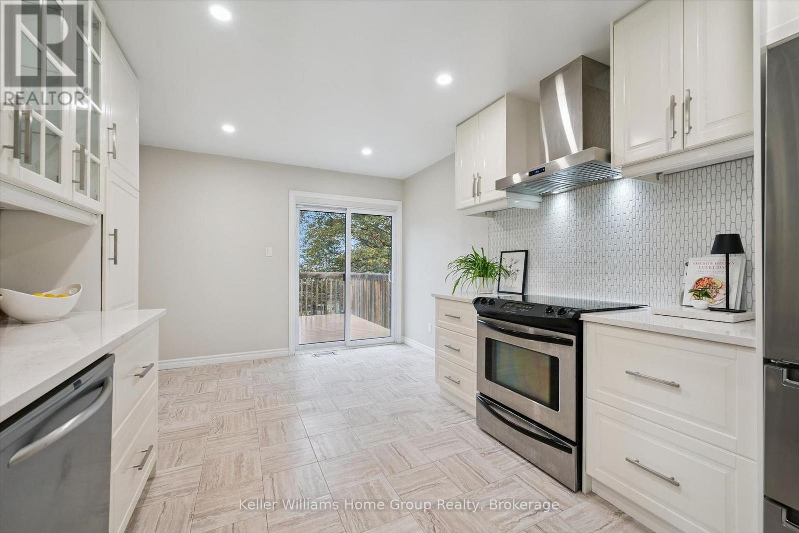 497 Forfar Street E Property Photo 15