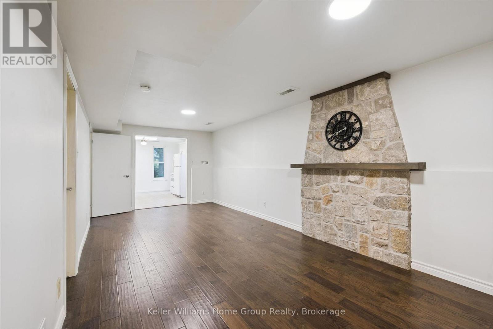 497 Forfar Street E Property Photo 32
