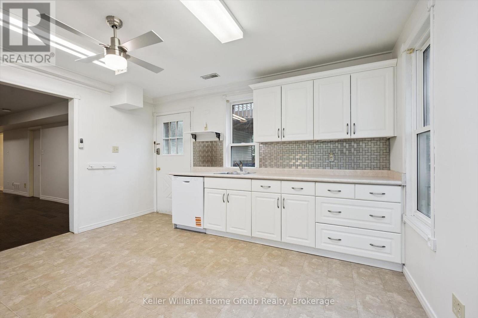 497 Forfar Street E Property Photo 34