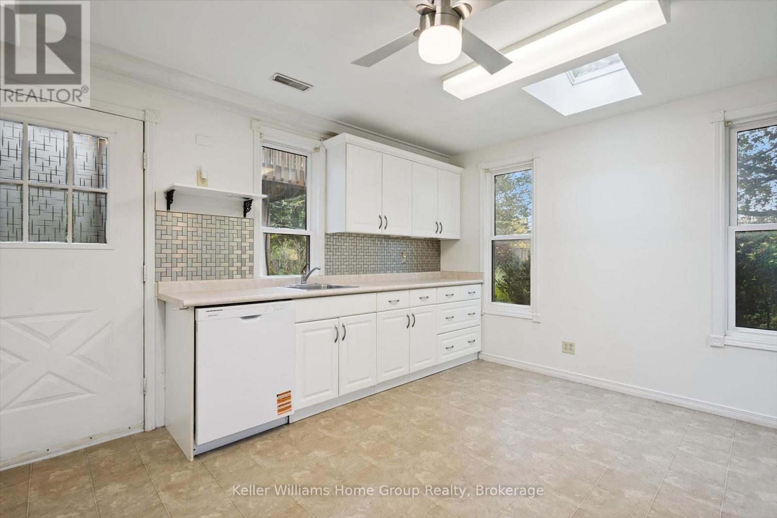 497 Forfar Street E Property Photo 35
