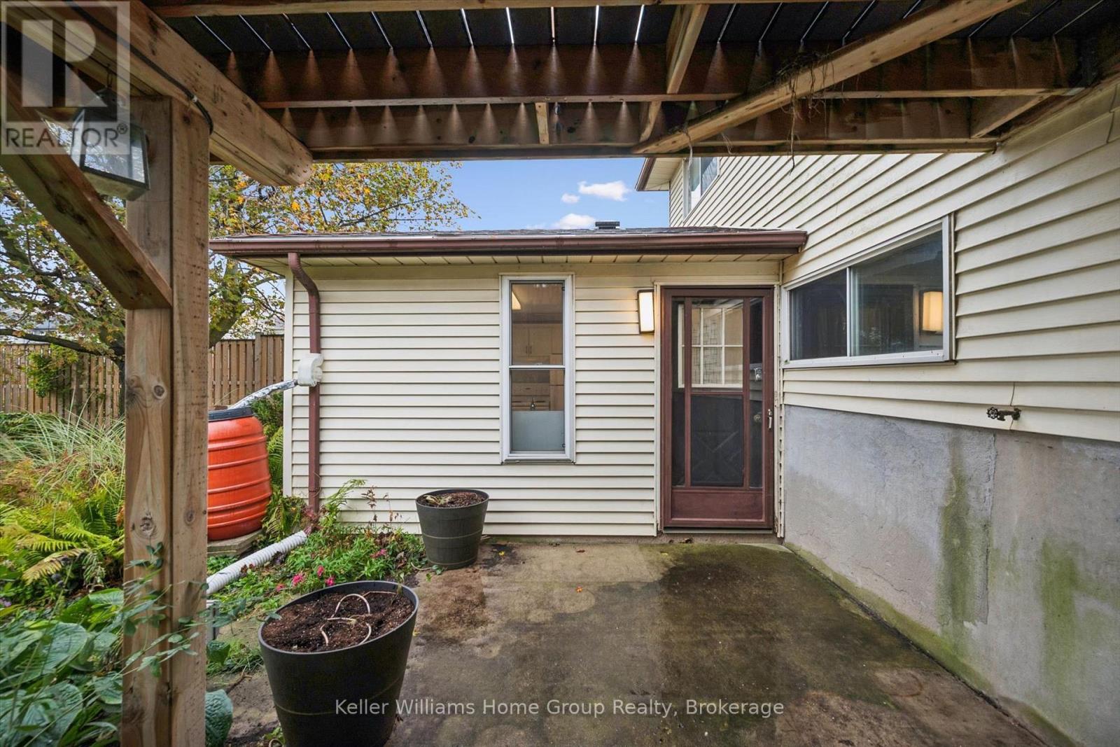 497 Forfar Street E Property Photo 44