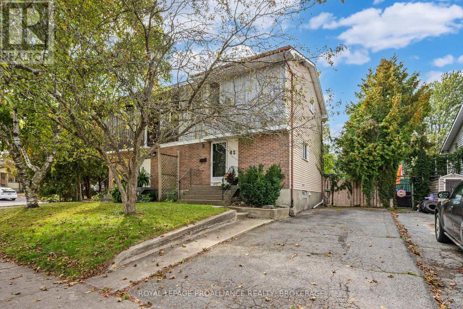 42 Wycliffe Crescent Property Photo 1