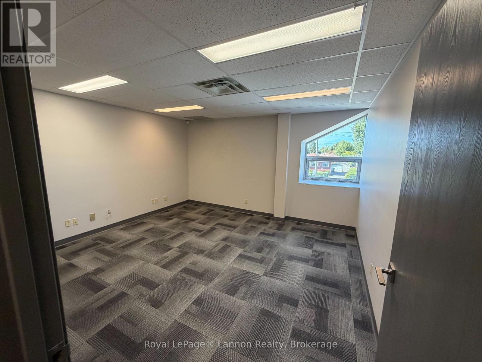 595 Arthur St Street W Property Photo 10