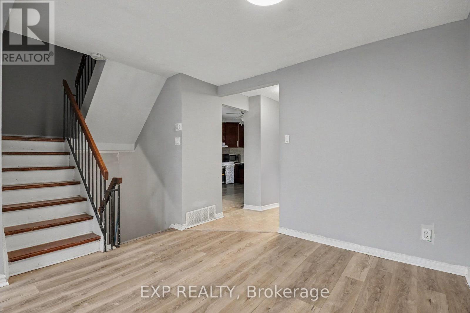 D - 32 Benlea Drive Property Photo 6