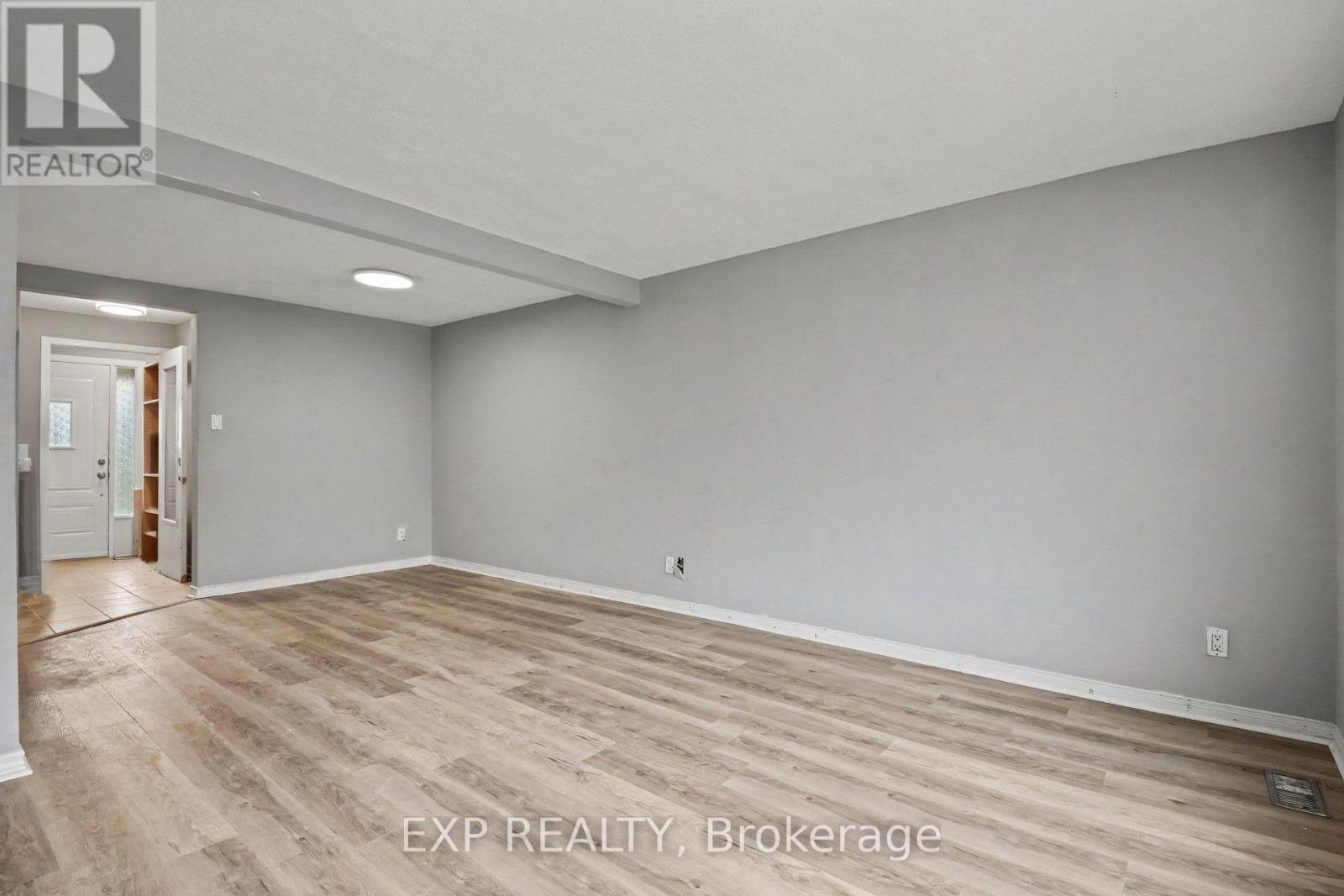 D - 32 Benlea Drive Property Photo 8