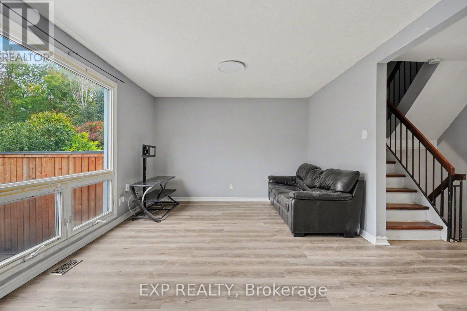 D - 32 Benlea Drive Property Photo 9