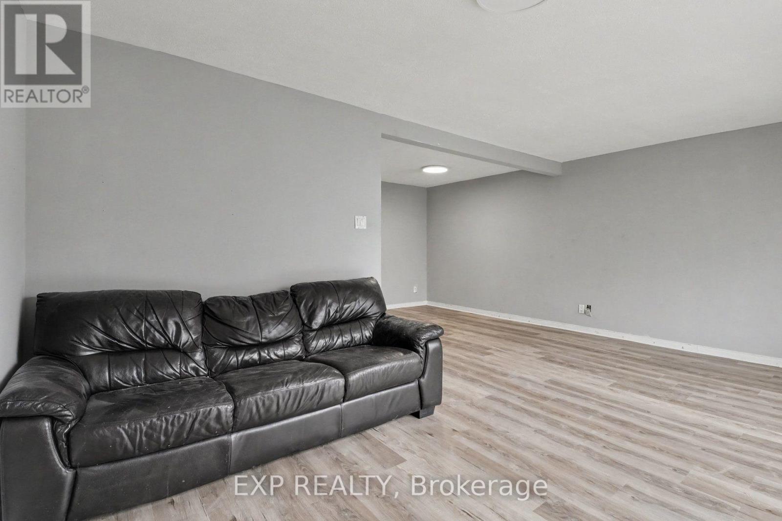 D - 32 Benlea Drive Property Photo 10