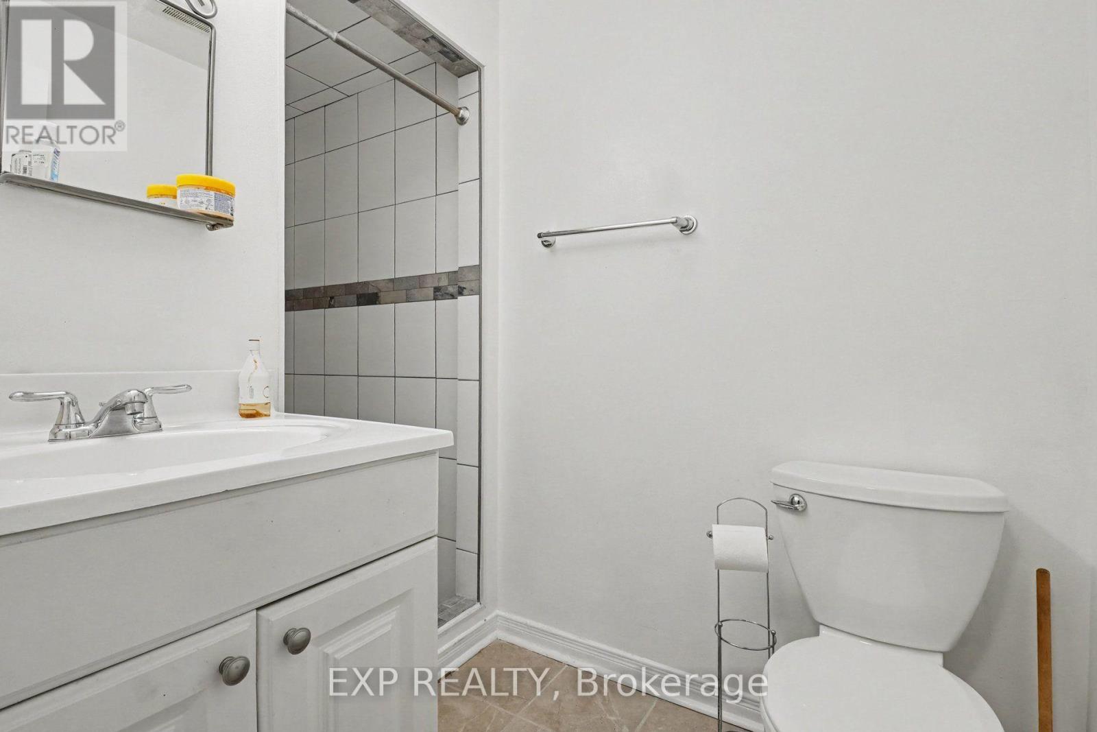 D - 32 Benlea Drive Property Photo 17