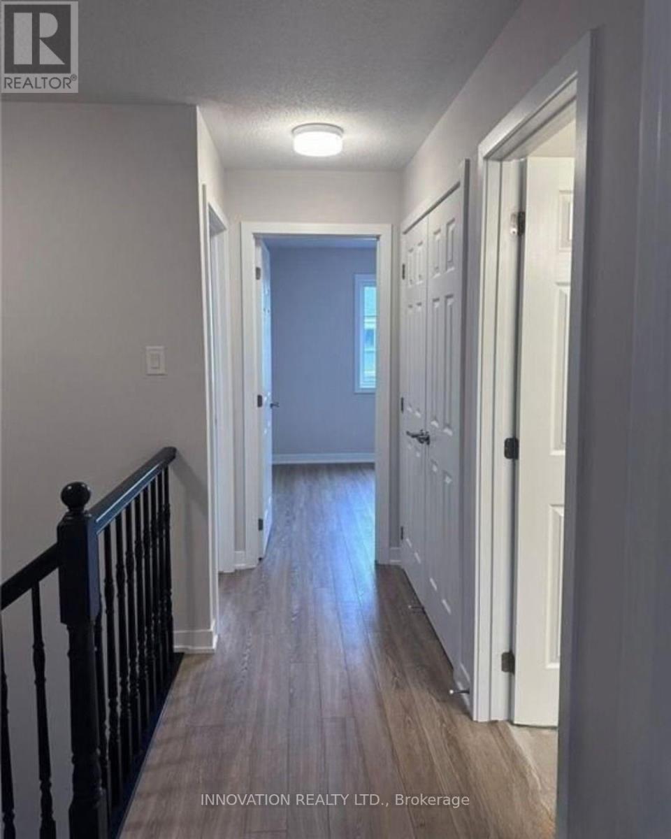 1048 Curraglass Walk Property Photo 6