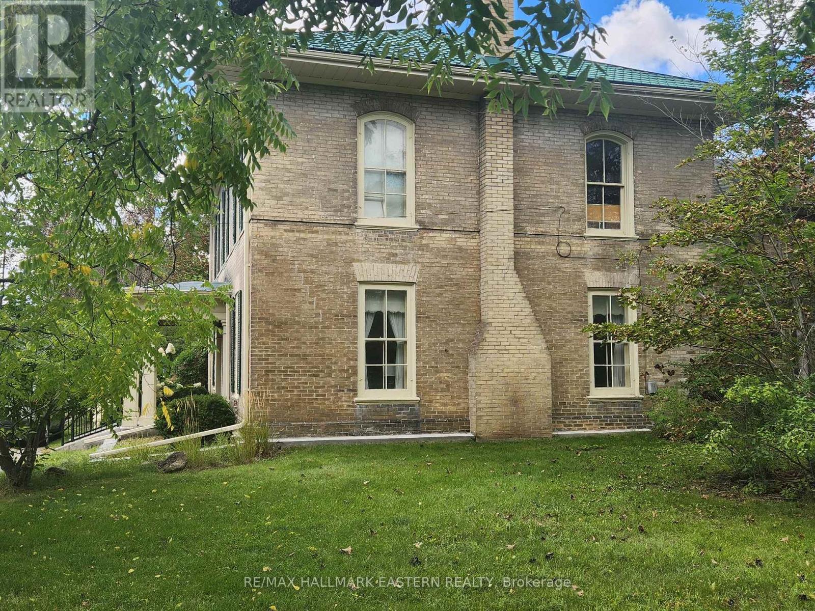 813 Water Street Property Photo 3