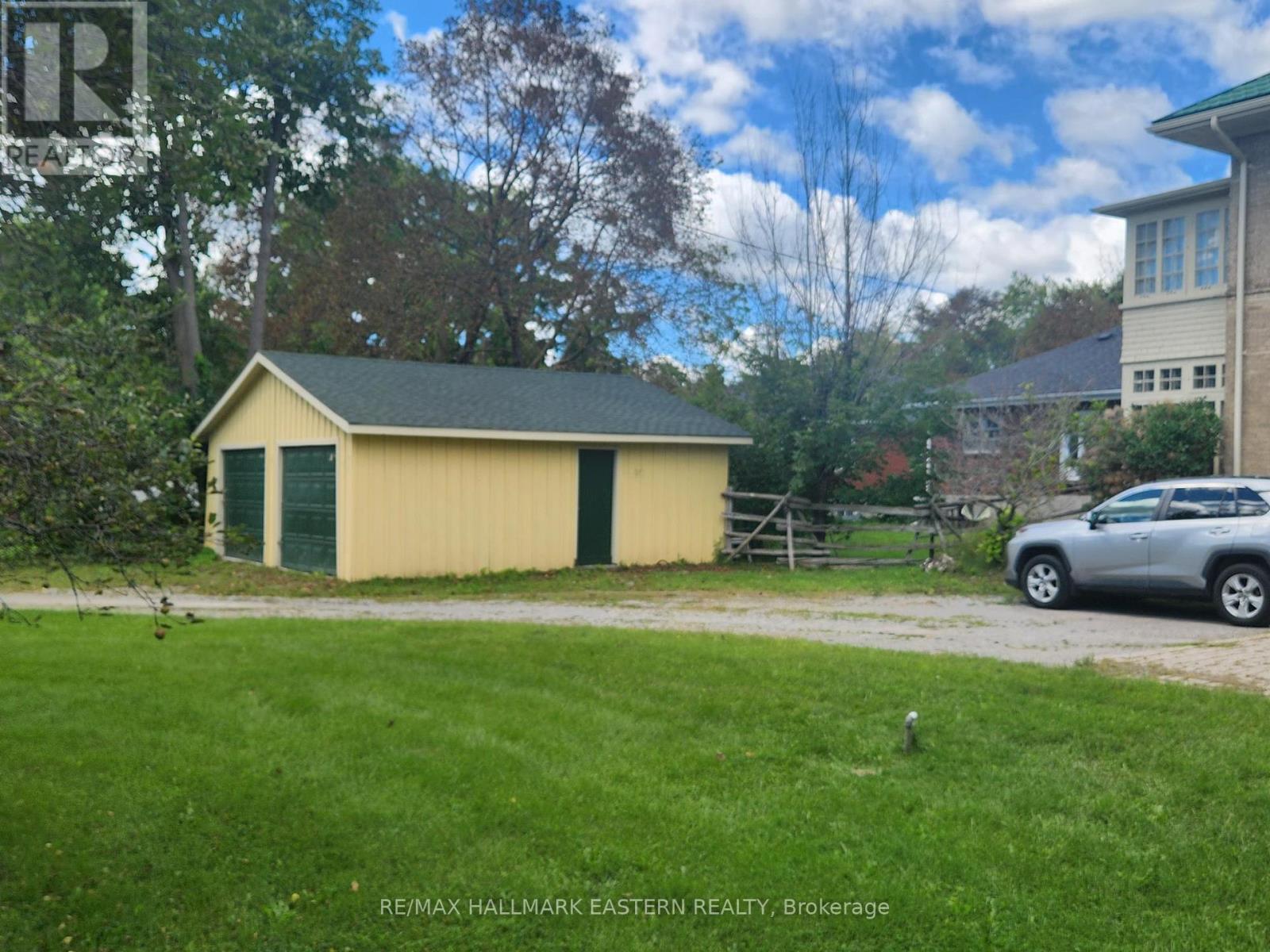 813 Water Street Property Photo 4