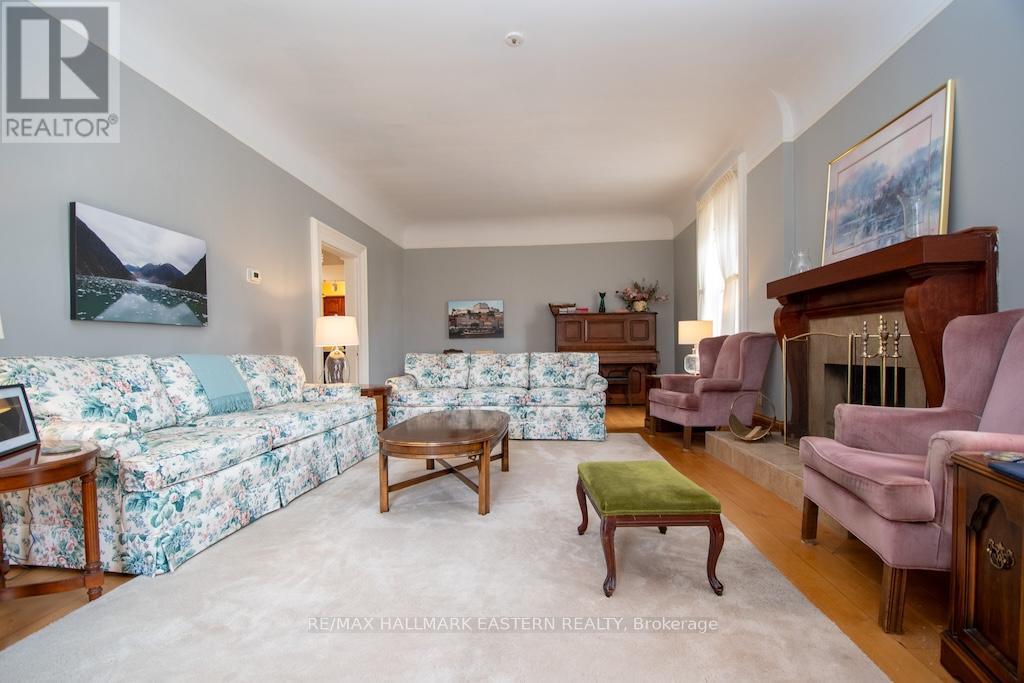 813 Water Street Property Photo 10