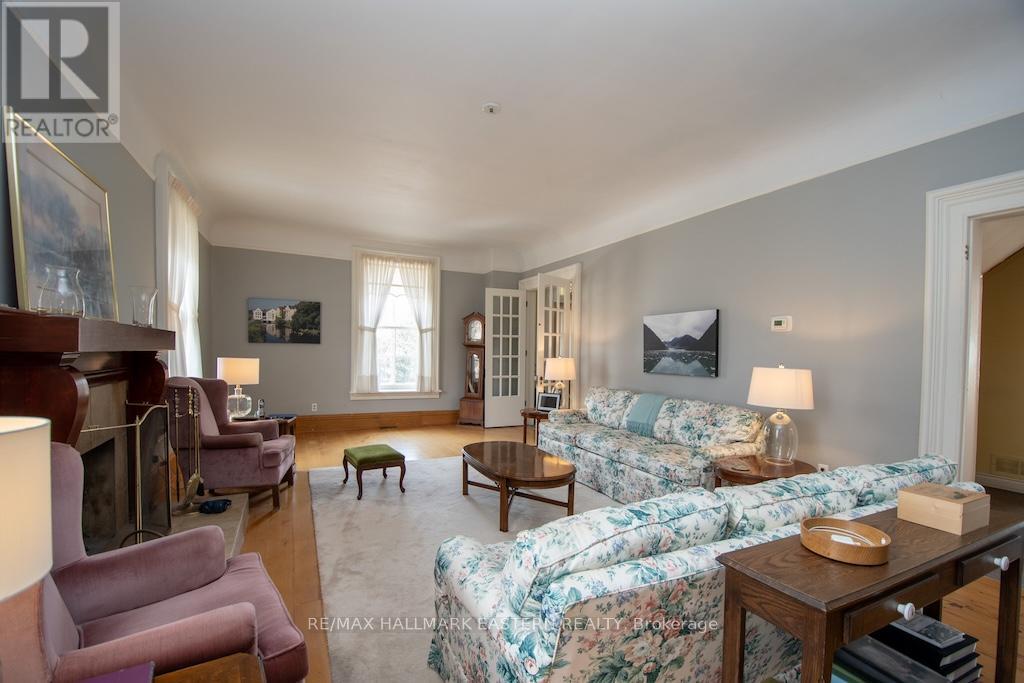 813 Water Street Property Photo 12